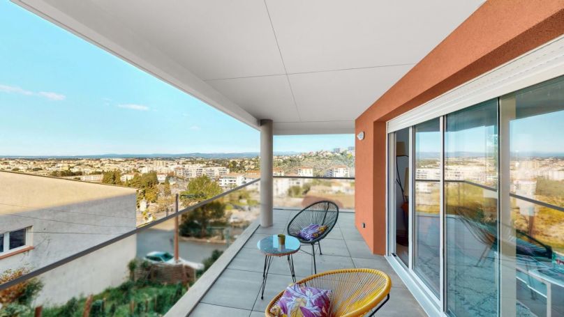 A louer APPARTEMENT DE PRESTIGE T3 76 M2 TERRASSE BORD DE MER SAINT RAPHAEL