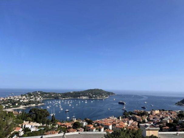 A louer APPARTEMENT DE PRESTIGE NEUF T4 137 M2 TERRASSE VUE MER VILLEFRANCHE SUR MER