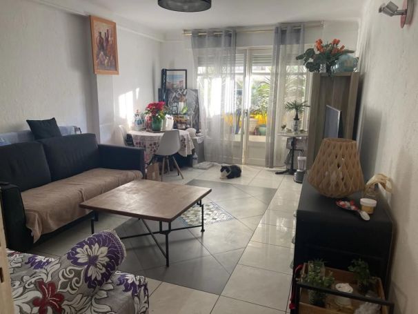 A louer APPARTEMENT T2 51 M2 TERRASSE BORD DE MER CANNES