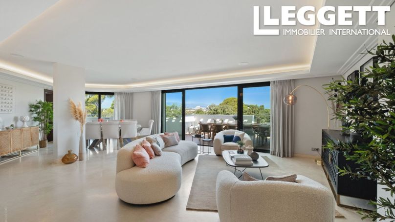 A vendre PENTHOUSE 185 M2 BORD DE MER ANTIBES