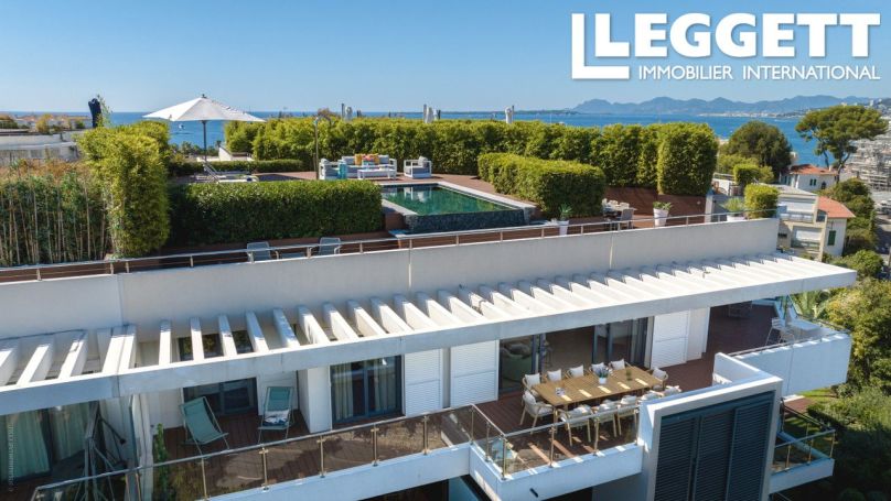 A vendre PENTHOUSE 185 M2 BORD DE MER ANTIBES