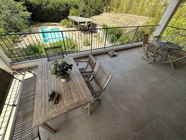 A louer MAISON D'ARCHITECTE BORD DE MER MAGALAS