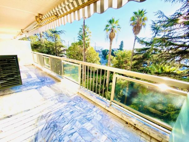 A louer APPARTEMENT NEUF T3 88 M2 TERRASSE BORD DE MER CANNES