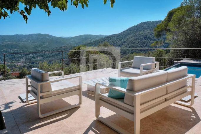 MAISON  6 PIECES 182 M2  MOUGINS