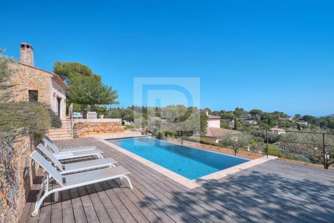 MAISON  6 PIECES 182 M2  MOUGINS