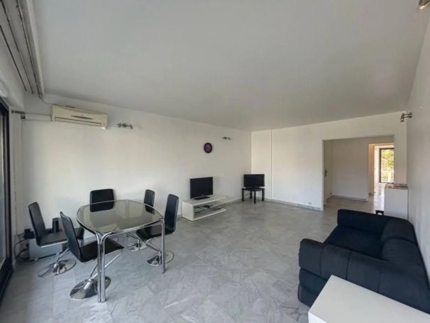 A louer APPARTEMENT DE PRESTIGE T3 89 M2 TERRASSE BORD DE MER CANNES