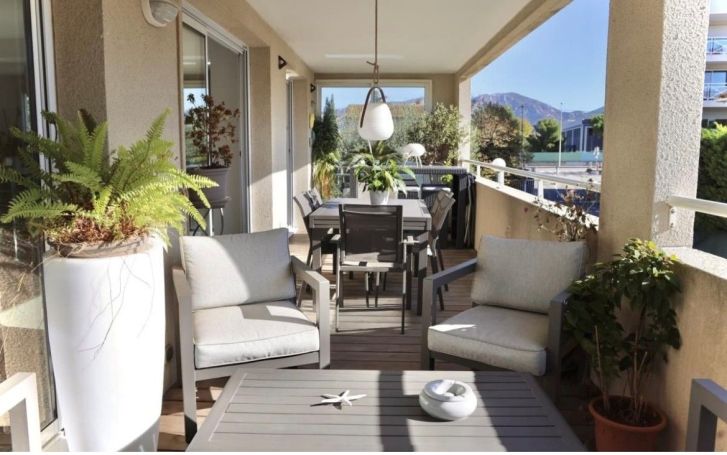 A vendre APPARTEMENT DE PRESTIGE NEUF T4 122 M2 TERRASSE BORD DE MER MARSEILLE