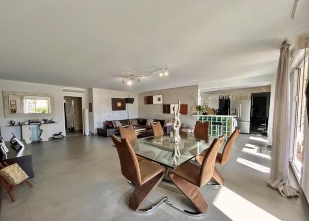 A vendre APPARTEMENT DE PRESTIGE NEUF T4 122 M2 TERRASSE BORD DE MER MARSEILLE