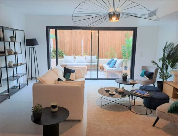 A vendre APPARTEMENT DUPLEX T4 126 M2 TERRASSE BORD DE MER MARSEILLE