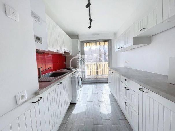 A louer APPARTEMENT T3 60 M2 BORD DE MER CANNES