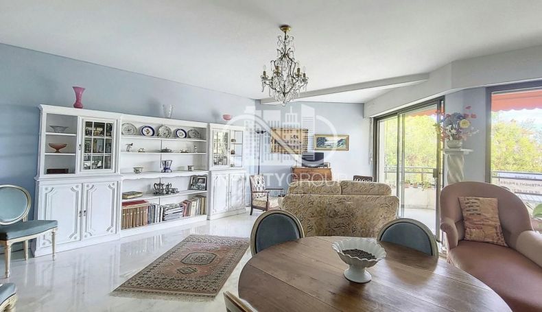 A vendre APPARTEMENT DE PRESTIGE T3 89 M2 TERRASSE BORD DE MER JUAN LES PINS