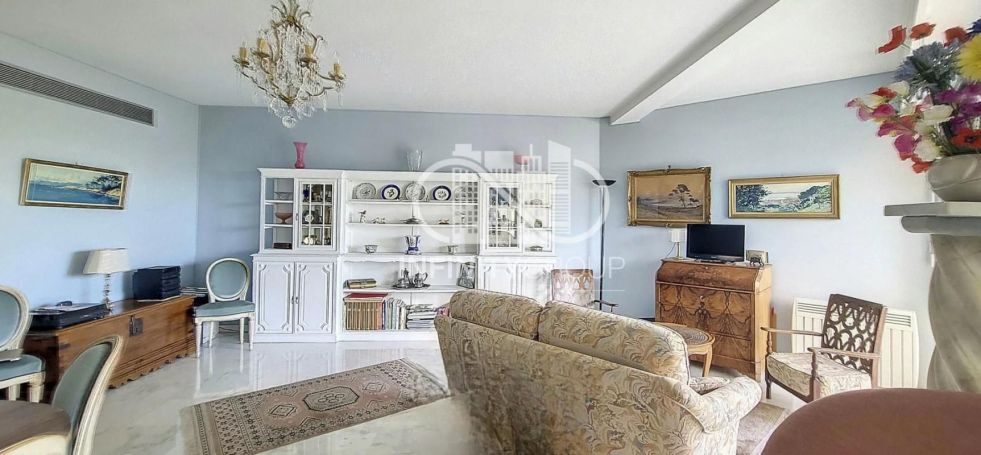 A vendre APPARTEMENT DE PRESTIGE T3 89 M2 TERRASSE BORD DE MER JUAN LES PINS