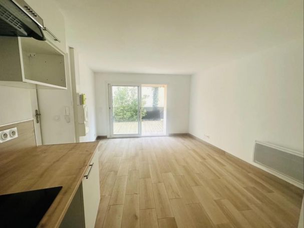 A louer APPARTEMENT NEUF T2 26 M2 TERRASSE BORD DE MER VALLAURIS