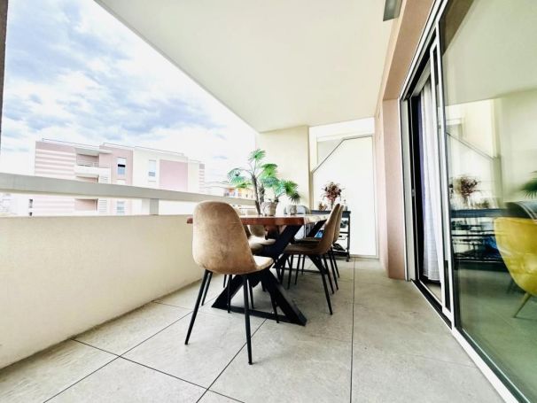 A louer APPARTEMENT T3 60 M2 TERRASSE VUE MER VILLENEUVE LOUBET