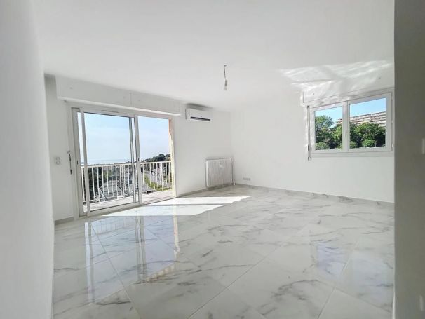 A louer APPARTEMENT T3 71 M2 VUE MER LE CANNET