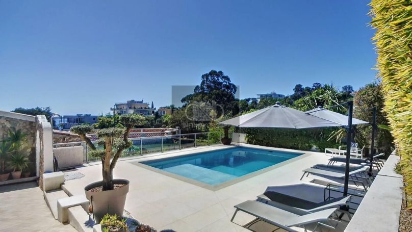 A louer MAISON CONTEMPORAINE BORD DE MER VALLAURIS