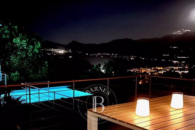 A vendre BELLE villa contemporaine 6 PIECES 190 M² VUE MER proche plage CALVI
