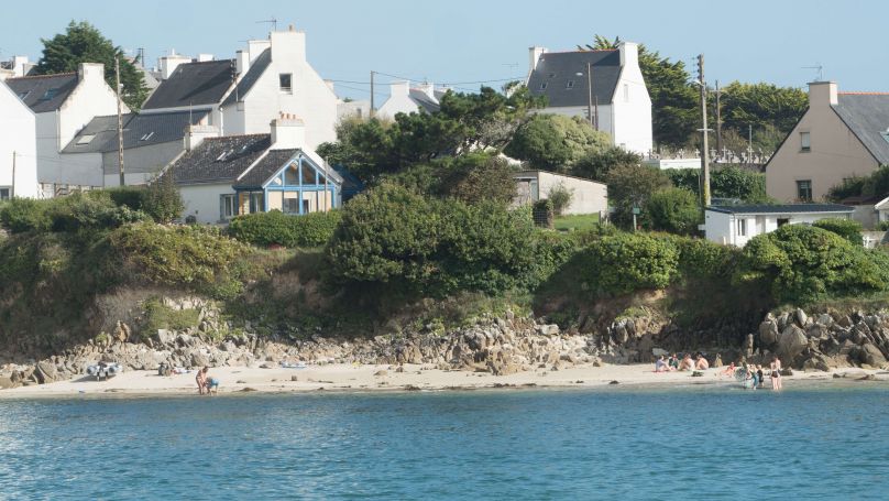A vendre Maison bretonne 4 PIECES 70 M² pieds dans l'eau face au port d'Audierne PLOUHINEC