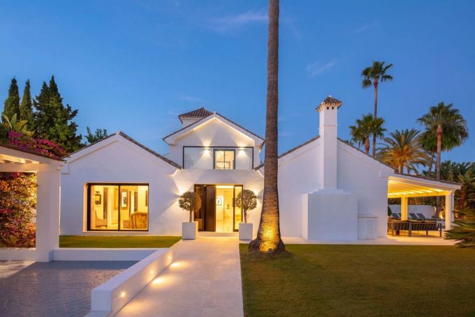 A vendre TrEs belle Villa de luxe 6 PIECES 295 M²  Marbella