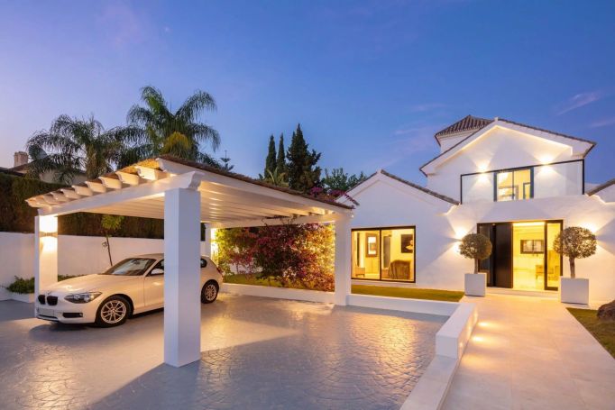 A vendre TrEs belle Villa de luxe 6 PIECES 295 M²  Marbella