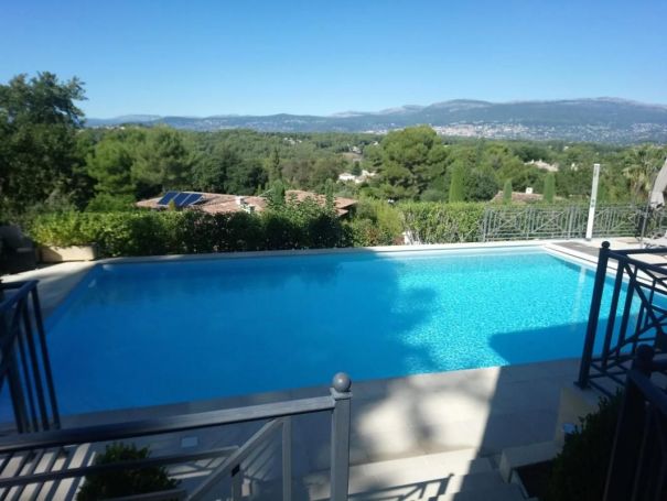 MAISON  7 PIECES 247 M2  MOUGINS