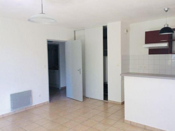 APPARTEMENT T2 39 M2  VILLENEUVE LES AVIGNONS