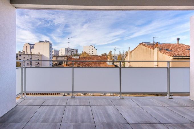 APPARTEMENT T4 75 M2 TERRASSE BORD DE MER MARSEILLE