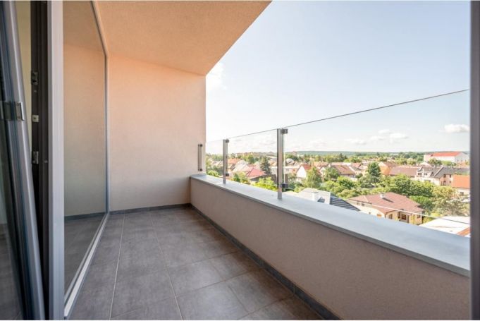 APPARTEMENT T4 82 M2 TERRASSE  CENON