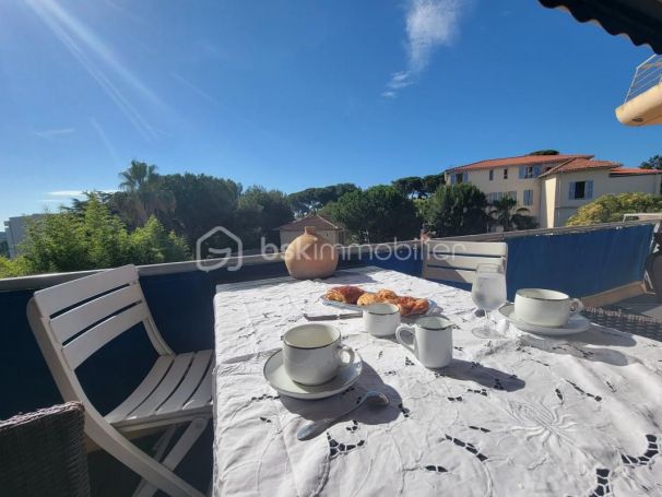 APPARTEMENT T2 35 M2 TERRASSE BORD DE MER ANTIBES