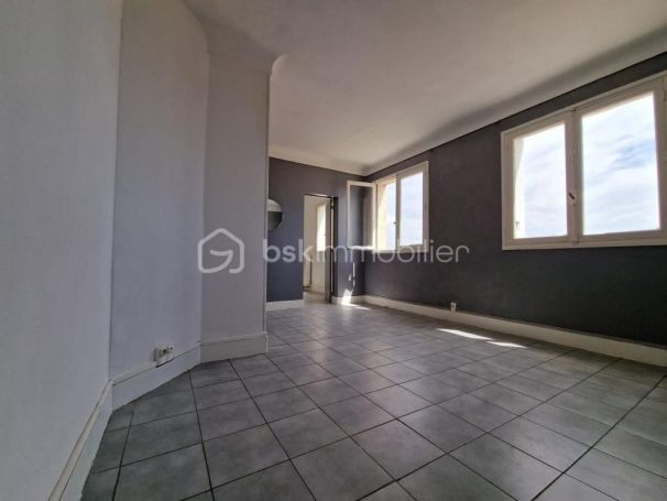 APPARTEMENT T4 72 M2  NIMES