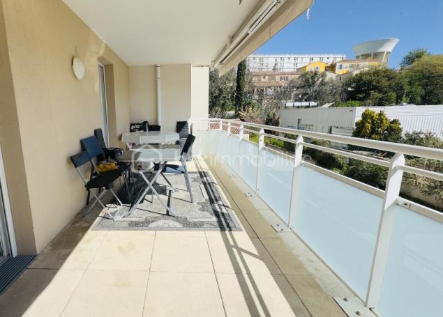 APPARTEMENT T3 54 M2 TERRASSE BORD DE MER MARSEILLE