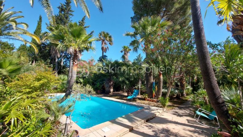 MAISON  5 PIECES 125 M2 BORD DE MER FREJUS