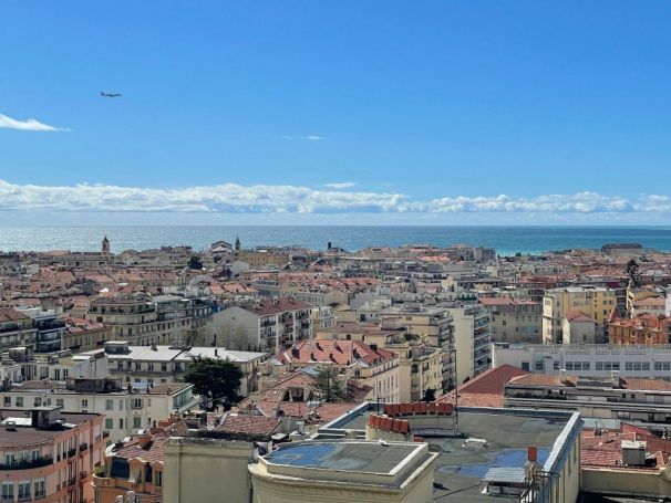 APPARTEMENT T3 75 M2 BORD DE MER NICE