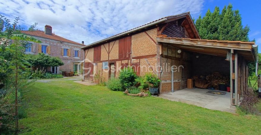 MAISON  DE MAîTRE BORD DE MER SAINT JULIEN EN BORN