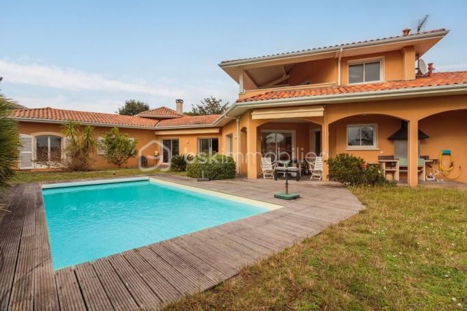 MAISON  7 PIECES 195 M2 BORD DE MER ANGLET