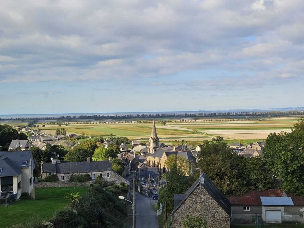 vente Propriété en pierres avec vue vers la mer à Saint-Broladre