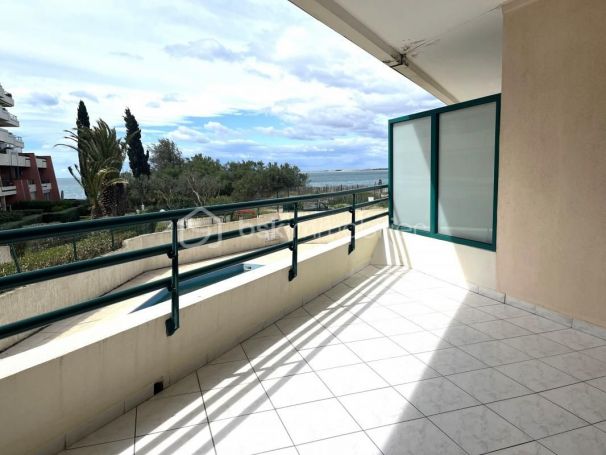 APPARTEMENT T3 52 M2 TERRASSE VUE MER SETE