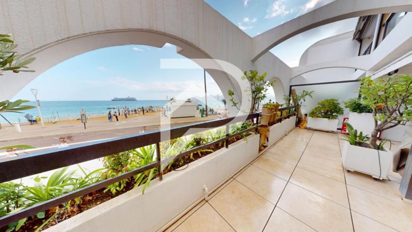 APPARTEMENT DE PRESTIGE T3 72 M2 TERRASSE BORD DE MER CANNES