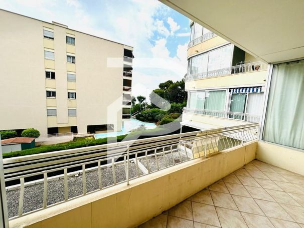 APPARTEMENT T3 61 M2 TERRASSE VUE MER CANNES