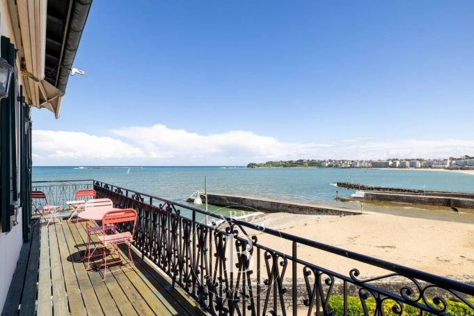 A vendre TRES BEL APPARTEMENT T4 137 M² VUE PANORAMIQUE SUR LA BAIE  CIBOURE