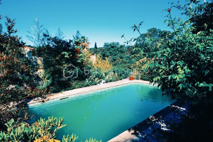 A louer MAISON D'ARCHITECTE SAINT CLEMENT DE RIVIERE