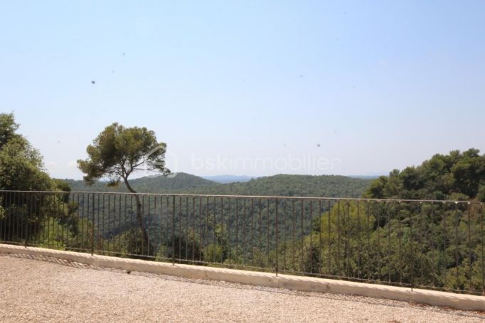 MAISON  CONTEMPORAINE BORD DE MER TOURETTE SUR LOUP