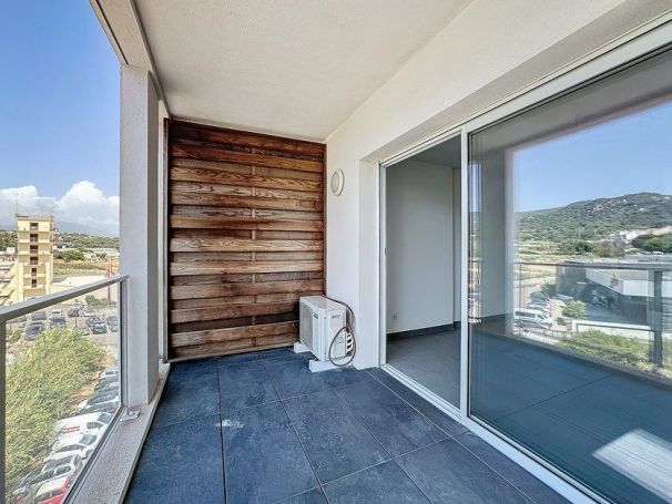 APPARTEMENT T2 40 M2 TERRASSE BORD DE MER AJACCIO