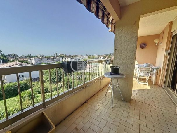 APPARTEMENT T3 57 M2 TERRASSE BORD DE MER GOLFE JUAN