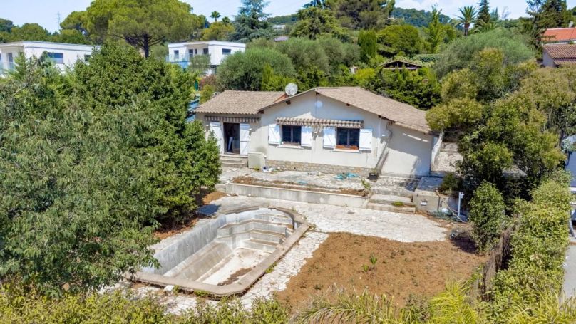 A louer MAISON 5 PIECES 152 M2 MOUGINS