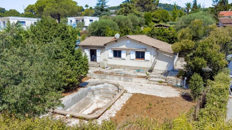 MAISON  5 PIECES 152 M2  MOUGINS