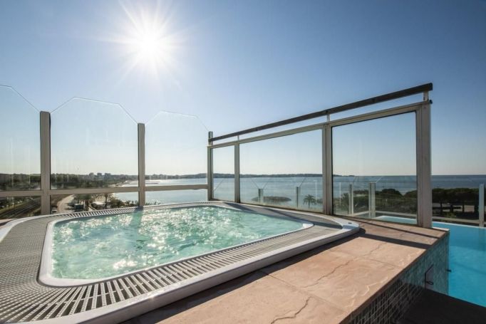 A vendre STUDIO 24 M2 BORD DE MER GOLFE JUAN