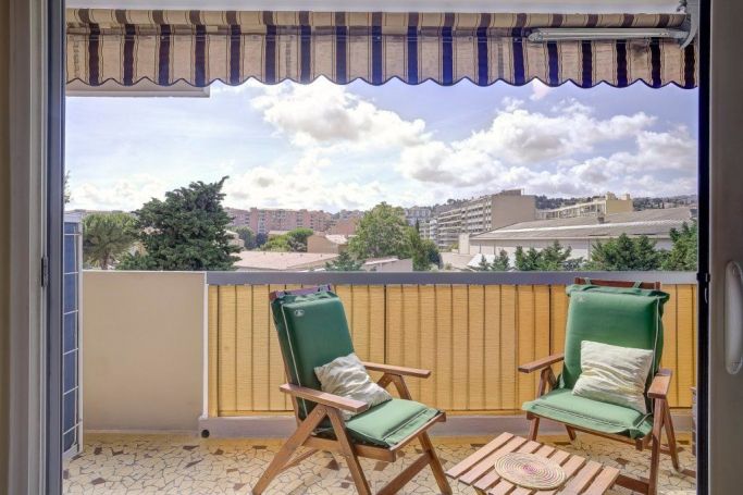 APPARTEMENT T3 73 M2 TERRASSE BORD DE MER NICE