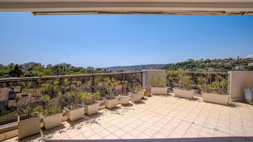 APPARTEMENT T3 80 M2 TERRASSE BORD DE MER NICE