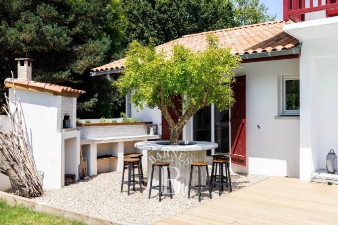 A vendre BELLE MAISON RECENTE 5 PIECES 200 M² ARCANGUES